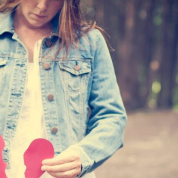 woman-with-broken-heart